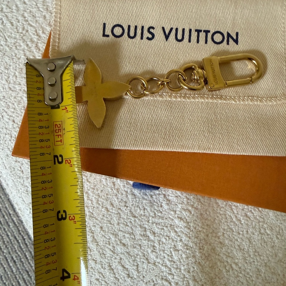 Louis Vuitton Gold Floral Key Holder - Picture 4 of 6